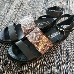 Gorgeous PIKOLINOS snakeskin sandals! 37 6.5